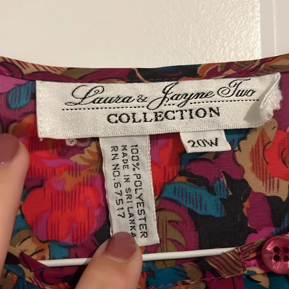 Laura & Jayne Two Floral Blouse - Picture 3 of 9